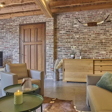 Holiday home De Rouwenbogt